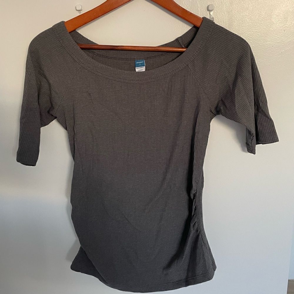 Old navy Maternity size small ribbed grey tee